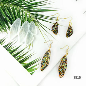 Moules en silicone faits main Kingnoo pour ornements décoratifs DIY style Ins 7916, outils en silicone pour boucles d'oreilles en forme d'ailes et outils à gâteau - Product Image 5