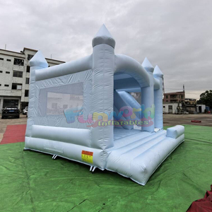 Château gonflable bleu clair pour fêtes en plein air, mariage, avec toboggan - Product Image 3