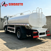 Camion-citerne léger Sinotruk Howo 4x4, 5000L 8000L, pour le transport et la distribution de carburant