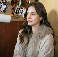 Suéter Oversize con Mangas Murciélago y Cuello de Pelo Sintético - Elegante Tejido Holgado Gris Nube, Top de Moda Otoño Invierno