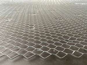 เหล็กแผ่นรูปเพชรชุบสังกะสีแบบจุ่มร้อน ขนาด 2-1/2 เกจ ป้องกันการกัดกร่อน ทนทาน ราคาประหยัด สำหรับหลังคา ผนัง พื้น - Product Image 5