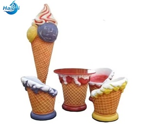 Decorazione Natalizia da Esterno, Sedia e Tavolo in Fibra di Vetro a Forma di Gelato per Esposizione in Negozio, Statua Decorativa - Product Image 4