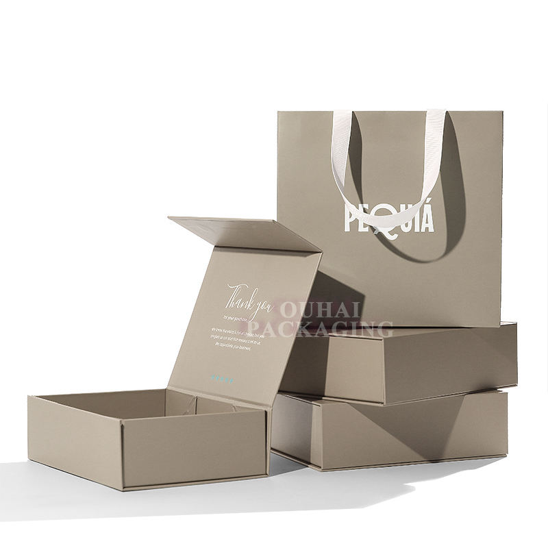 Boîte assortie et sac en papier