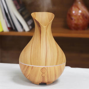 Mini humidificador con diseño de madera, 0.5L, alimentado por USB, con temporizador, para uso doméstico. - Product Image 3