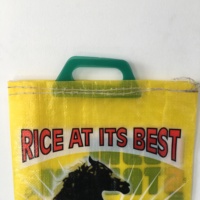 Sacs d'emballage pour riz en toile de jute tissée PP de 5 kg à 25 kg, résistants à l'humidité, avec poignées en forme de D et laminage BOPP, design personnalisé