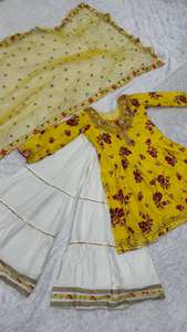 Top Crep Silk con estampado digital y hilo Dori Reyon algodón Sharara Net Duppata lentejuelas trabajo y estampado de bordes-para ropa de fiesta - Product Image 2