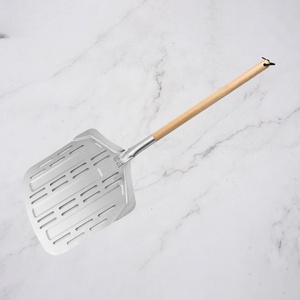 Pelle <span class=keywords><strong>à</strong></span> <span class=keywords><strong>pizza</strong></span> détachable avec manche en bois, construction en aluminium, pour le transfert de la pâte et la cuisson au four - Product Image 4