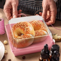 Boîte d'emballage de gâteau en papier de couleur rose Dessert Muffin Cookie Display Packaging Charcuterie Container avec couvercle transparent transparent