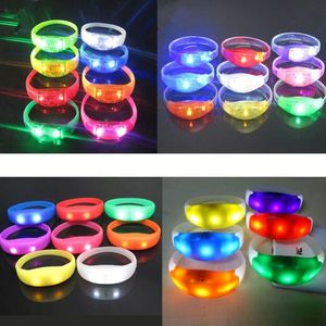 Bracelets lumineux LED télécommandés pour concerts et fêtes - Silicone, couleurs et logo personnalisables, style rétro portable - Product Image 3