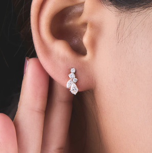 Boucles d'oreilles rondes minimalistes en diamant avec des pierres de haute clarté et une expérience de port confortable Fournisseur indien - Product Image 5