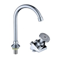 Robinet de lavabo monocommande chaud/froid en acier inoxydable avec pédale en laiton et tuyau pour usine alimentaire, laboratoire, hôpital