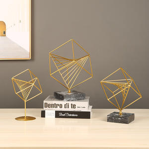 Ornamen Logam Geometris Abstrak Kreatif Berlapis Emas Feng Shui Dekorasi Rumah untuk Ruang Tamu, Teras, Meja, dan Penggunaan Doa - Product Image 3