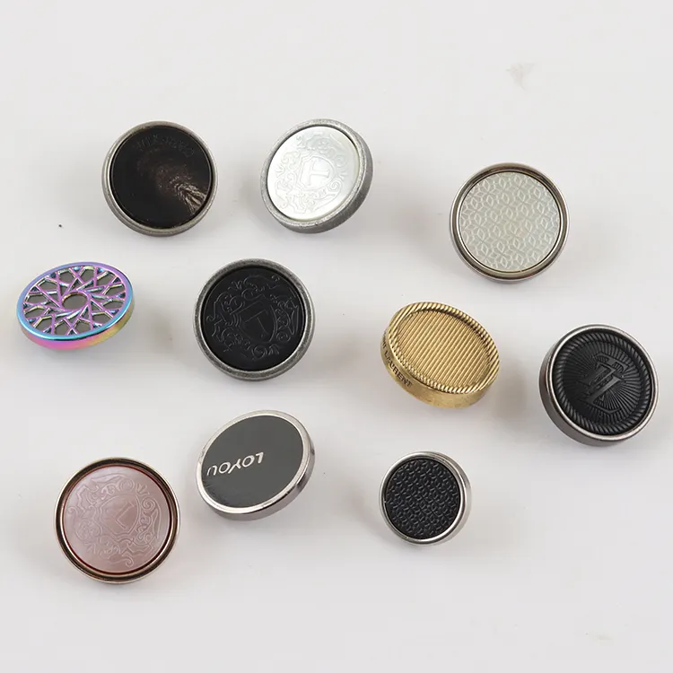 Taglie e colori personalizzati disponibili bottone rotondo cucito in metallo con Logo