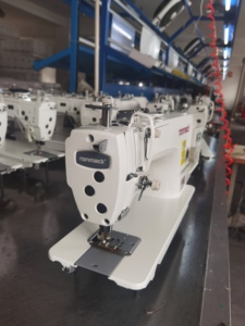 Machine à coudre industrielle automatique à point noué RONMACK RM-5200-D4 avec coupe-fil, moteur et engrenage à grande vitesse - Product Image 3