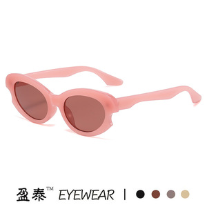 แว่นตา แว่นกันแดดทรงแคทอาย สีขาวขุ่น UV400 ผู้หญิง สไตล์สตรีท - Product Image 4