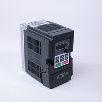 Variateur de fréquence (VFD) Taili 220V monophasé/triphasé série M 1,5KW 2,2KW avec contrôle en boucle fermée 0-400Hz pour moteur AC et réducteur de vitesse