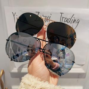 Di nuovo Modo di Pilota Occhiali Da Sole Delle Donne di Lusso Di Grandi Dimensioni Occhiali Da Sole Per La Femmina Fresco Specchio Dell'annata Della Signora Gradiente Shades UV400 - Product Image 5