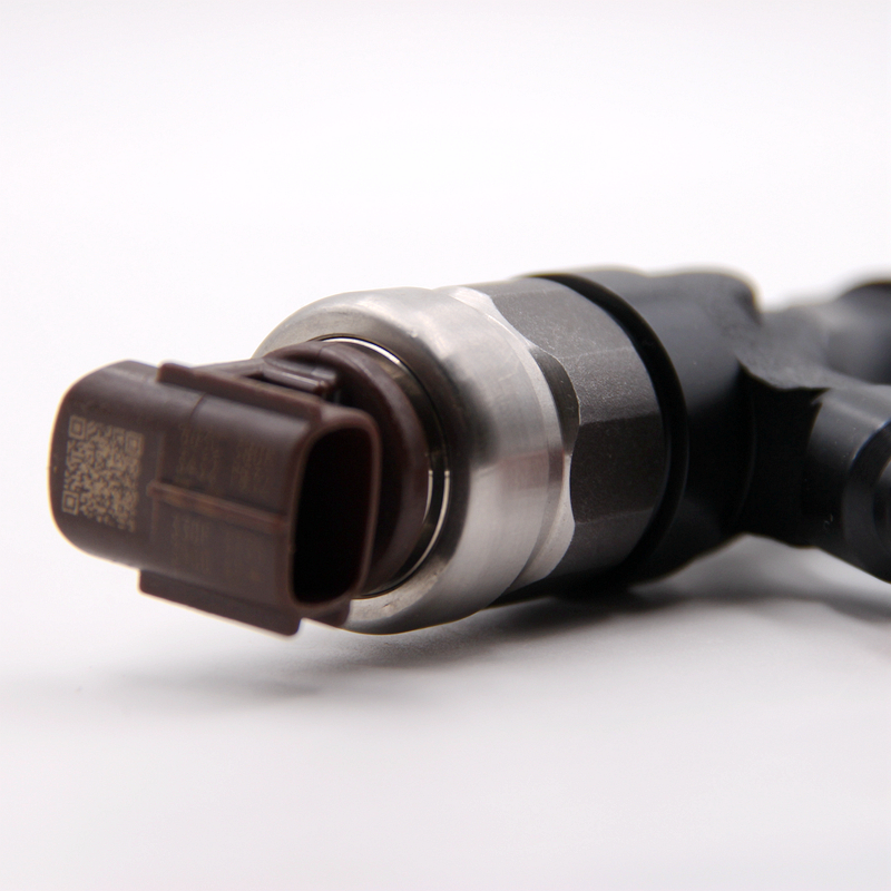 Diesel Fuel Injector 295900-0280 295900-0210 Common Rail Injection Nozzle 23670-30450 For TOYOTA