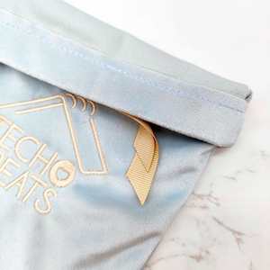 Pochette en velours de qualité supérieure avec cordon de serrage, logo brodé personnalisé, pour le rangement de cosmétiques et l'emballage de bijoux - Product Image 4