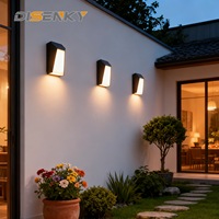 Applique murale LED extérieure IP65 étanche en aluminium avec diffuseur en verre trempé, garantie 3 ans, design moderne et épuré pour jardin et balcon
