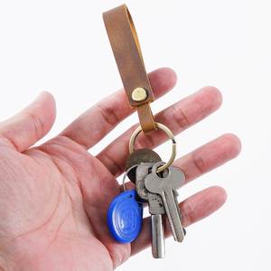 Porte-clés de voiture pour homme en cuir véritable de haute qualité, durable, avec pendentif, cadeau créatif, bracelet en cuir vintage gaufré - Product Image 1