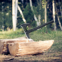 Couteau de survie multifonctionnel portable pour situations d'urgence en extérieur, lame en acier, hache tactique de chasse en montagne