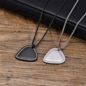 Collares de Joyería al por Mayor con Colgante Personalizado de Púa de Guitarra de Acero Inoxidable - Product Image 2
