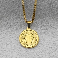 Collier pendentif tendance en acier inoxydable plaqué or 18 carats avec médaille Saint Benoît et croix orthodoxe, idéal pour les fêtes et la mode raffinée