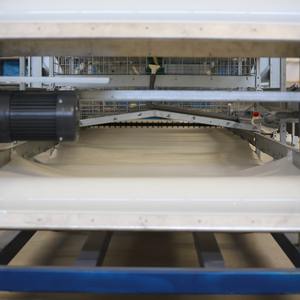 Sistema automático de raspado de estiércol de pollo para jaulas de aves de corral Equipo eficiente de tratamiento de estiércol de pollo para ganado - Product Image 4