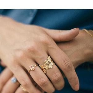 Anillo de oro de 10 quilates con hoja de ginkgo para mujer - Diseñador, Único, Lujo ligero, Banda ancha vintage - Product Image 2