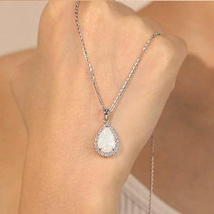 Collana con Ciondolo a Goccia Scintillante per Donne, Gioiello Elegante Vintage alla Moda - Product Image 5