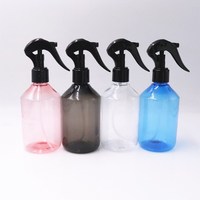 Bouteille de pulvérisateur en plastique PET de 250ml pour le nettoyage et la pulvérisation d'alcool bouteille de 8oz boston