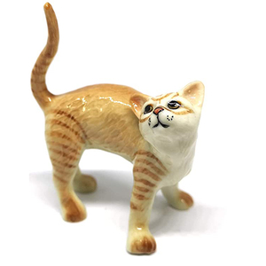 Estatuilla de gato atigrado gris de cerámica coleccionable, estatua de porcelana pintada a mano, decoración del hogar, regalos, amantes de las mascotas, bienvenida personalizada - Product Image 2