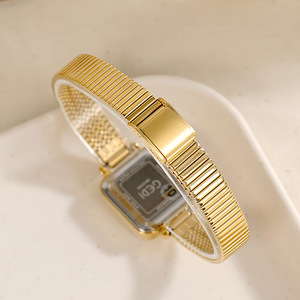 Montre pour femme en quartz, étanche, avec bracelet en bambou, style rétro français, carrée, exquise et très tendance. - Product Image 3