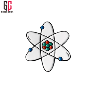 เข็มกลัดโลหะเคลือบแข็งลายสัญลักษณ์อะตอมแบบกำหนดเองจากโรงงาน ผลิตมานาน 12 ปี ของขวัญสำหรับนักฟิสิกส์ - Product Image 5