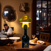 Lampe LED sculpturale sans fil personnalisable en forme de maison champignon en résine, à commande tactile, intensité variable, lumière d'ambiance, marque privée