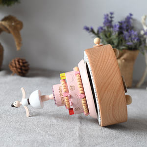 Festival Qixi de madera Regalo del Día de San Valentín Novia Regalo de cumpleaños Forma de pastel Personalizar Caja de música DIY - Product Image 6