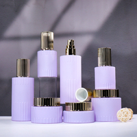 Emballage de luxe pour soins de la peau à rayures verticales, flacon pompe pour essence, lotion, huile liquide 30ml 120ml, pot à crème côtelé 100g 50g 30g