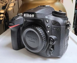 กล้อง <span class=keywords><strong>Nikon</strong></span> <span class=keywords><strong>D7100</strong></span> DSLR รุ่นไม่มีเลนส์ ความละเอียด 24MP หน้าจอคงที่ขนาด 3.2 นิ้ว ถ่ายวิดีโอ 4K พร้อมระบบกันสั่นภาพ ราคาถูก มือสอง สภาพดี - Product Image 2