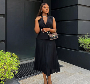 Completo Estivo da Donna Casual Due Pezzi: Gilet Doppiopetto con Colletto a Revers e Gonna Plissettata con Dettagli <span class=keywords><strong>in</strong></span> <span class=keywords><strong>Piume</strong></span> - Product Image 5