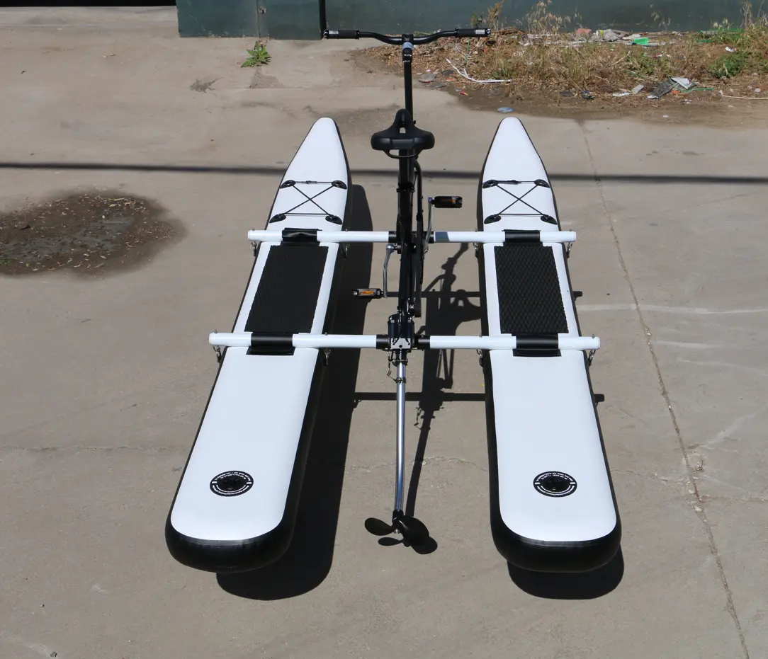 Nuove bici d'acqua prodotto da gioco sportivo bici da acqua leggera biciclette a pedali galleggianti sul lago/mare