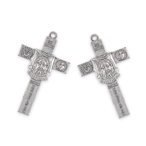 Ciondolo Vintage in Argento con Volto di Gesù e Croce, Medaglia Sacro Cuore con Iscrizione Latina, Gioiello Devozionale Cristiano - Product Image 3