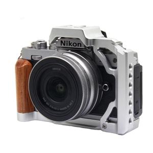 Cage pour appareil photo reflex numérique personnalisable, en aluminium, pour vlog vidéo, cage pour appareil photo réglable en métal pour Nikon-ZFC - Product Image 2