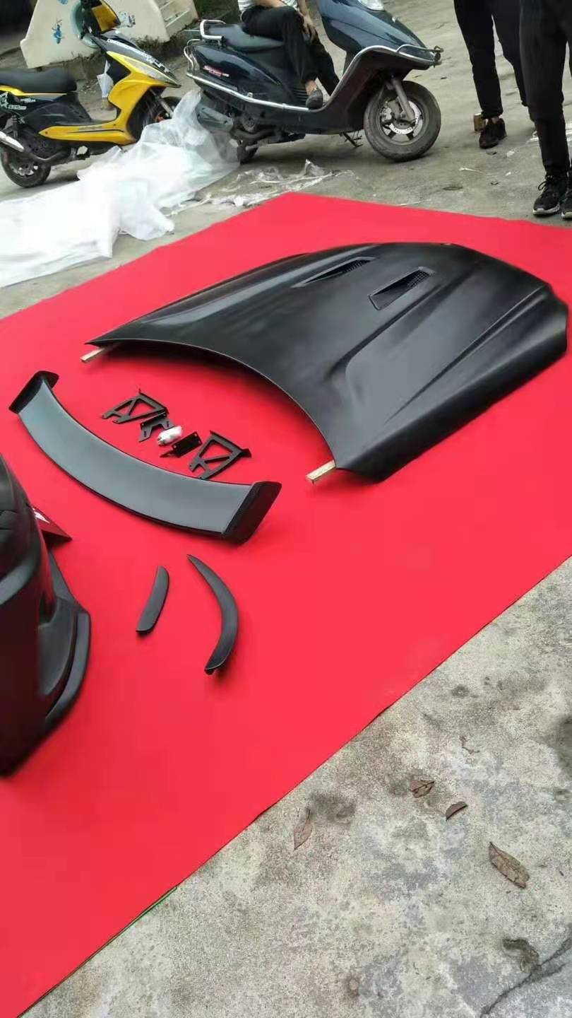 Black Series Style Body Kit With Front Fenders Side Skirts Bumpers Spoiler for Merce C Class W204 C63 C200 C300