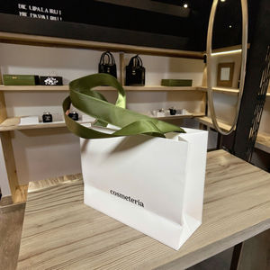 ถุงของขวัญกระดาษพิมพ์โลโก้ที่กำหนดเองพร้อมที่จับบรรจุภัณฑ์ช้อปปิ้งสุดหรูถุงกระดาษ - Product Image 2