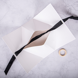 Thân Thiện Với Môi Biểu Tượng Tùy Chỉnh Gấp Wedding Party Pastry Tinh Tế Bow <span class=keywords><strong>Ribbon</strong></span> Quà Tặng Giấy Túi Với Xử Lý - Product Image 5