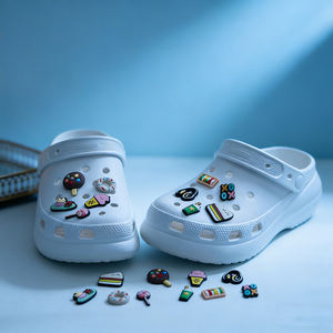 Nouveaux charms de créateur en PVC personnalisés, série bleue, pour chaussures Clog et chaussures de football, accessoires de décoration populaires en gros pour chaussures - Product Image 3