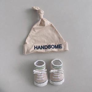 Ensemble <span class=keywords><strong>bonnet</strong></span> et chaussettes pour bébé garçon printemps-automne en coton coupe-vent avec motif lettres pour nouveau-né jusqu'à 12 mois - Product Image 6