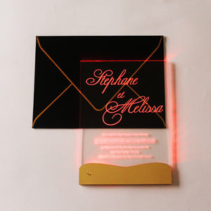 <span class=keywords><strong>Invitation</strong></span> de mariage en acrylique LED claire unique avec 6 lumières différentes et texte gravé avec enveloppe noire pour faire-part de mariage - Product Image 1