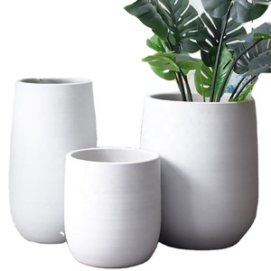Jarrón de Cerámica Blanco Hecho a Mano en Jingdezhen, China, de Lujo, Contemporáneo, Ecológico, Hermético, Grande, para Mesa, Ideal para Pascua - Product Image 1